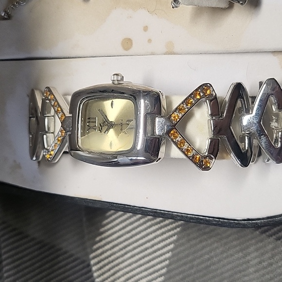 ***5/$20***Hall of fame jewellery set - Picture 3 of 6